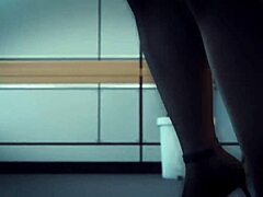 हार्ले क्विन स्पैनिश सब में डोमिनेट करती है, तैयार?