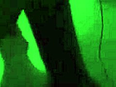 मेरी क्रिसमस बड़ी ब्लैक लंड गिफ्ट ले रही हूँ