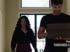 Victoria Voxxx Lets The Nerd Fuck Her Pussy For Computer Fix!