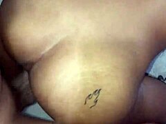 he eats the ass and cums deliciously in the pussy of the novinha