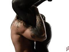 माइल हाई क्लब में किंग नॉयर के साथ जॉइन करना चाहते हो?