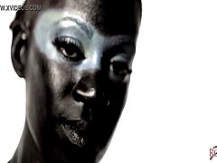 माइल हाई क्लब में किंग नॉयर के साथ जॉइन करना चाहते हो?