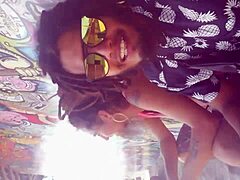 Ecuador's Monta Ita grad33 squirts in this video