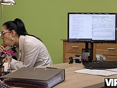 vip4k agent approves credit of brunette nympho for hot sex action?