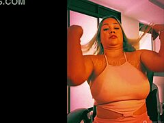 sexy thick juicy ass bubble booty valerygrey masturbates