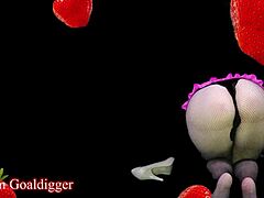 Hey, small dick owners gotta pay more for this cock worship session 😂💸