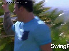 वाह, बाहर स्विंगर गेम में नॉटी ओरल मजा!