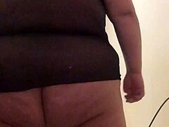 this huge ass bbw is shaking it so fat