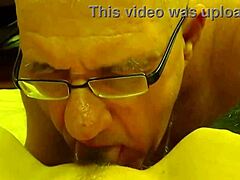 husband dives into spreading legs for cunnilingus!