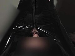 Long Passionate Face Sitting with Milf in Latex to Intense Orgasm