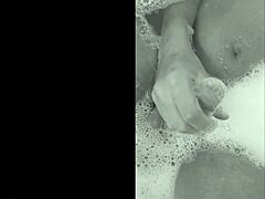 Brincando Na Banheira Com Amateurs Cumshot