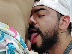 Curious tourist explores Mr Bumbum Brazil gym 😎🏋️‍♂️