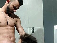 O Cara Ficou Me Olhando Durante O Treino Levei Ele Pro Banheiro E Coloquei Para Mamar