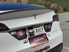 oh gosh, ridin with these hot models in a wild 3some group!