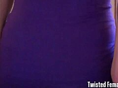 अरे देखो पति की गांड वाइब्रेटर से पीट रही हूं वो और लेना चाहता!