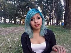 Sexy Chica Fingering Her Tight ASS!