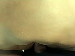 अभी-अभी इस क्यूट डॉल को प्रो की तरह डबल पेनेट्रेट होते देखा।