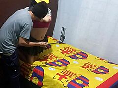 encontre a mi madrastra tocandose, ¿me ayudas a completar el video porno?