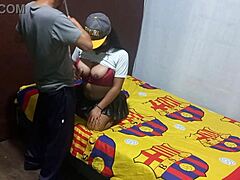 encontre a mi madrastra tocandose, ¿me ayudas a completar el video porno?