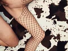 फिशनेट अंडरवियर होममेड एनल क्लिप में थ्रिल जोड़ती है