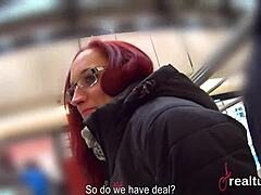 खूबसूरत चेक किटन मॉल में टेस्ड फिर पीओवी में पाउंडेड