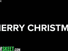 Christmas Deal: Decorate for Stepsister's Tits, Bake for Blowjob Fun