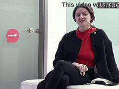 गंदी टीन फ्रांसिस्का डि कैप्रियो और कैथी हेवन छेद तोड़ती हैं।