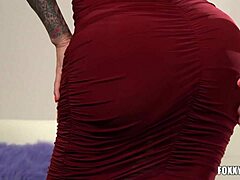 tranny brunette ts foxxy indulges in steamy anal play session tonight