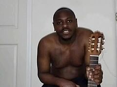 Continuing to sing and dance freely in this performance