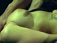 गुस्से वाला मास्टर अपनी बंधी यूरोपियन मिल्फ पार्टनर को मॉन्स्टर लंड से जोर से चोदता है, पार्ट 3 फेटिश प्ले में