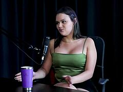 Começou Como Acompanhante Seu Primeiro Vídeo Foi Com Dois Homens Não Manteve Segredo Da Família E Tem Vontade De Fazer Gang Bang - Maria Bittencourt Sheer Red