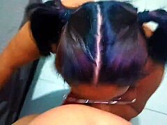 मेरी छोटी चूत को फोड़ो और मेरी गैंड पर जाल दो