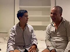 este joven nunca había probado una gran verga como la que tiene este discapacitado, ¿quieres ver?