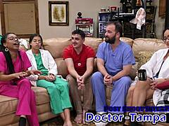 एरिया निकोल डॉक्टर टैंपा के साथ 2023 ईयरली फिजिकल अंडरगो करती है