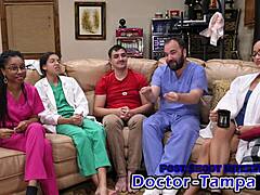 एरिया निकोल डॉक्टर टैंपा के साथ 2023 ईयरली फिजिकल अंडरगो करती है