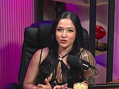 Punheta guiada with morena gostosa! She teases in lingerie sucking shaved pussy in brazilian california style.