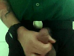 i masturbate in the shopping bathroom