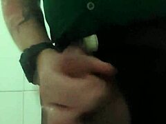 i masturbate in the shopping bathroom
