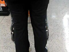Big booty PAWG at Cub Foods 😍