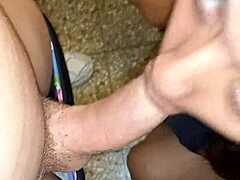 Transexual me chupa la polla y la follo en la cocina agujero de culo vista de cerca