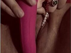 Amateur Arab milf masturbating for Christmas & squirts! 🎅