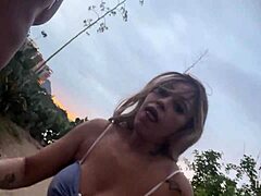 क्या तुम सोचते हो मैं इस सफाडा पुटिन्हास गैंड को पब्लिक पीओवी में अर्पोअडोर बीच स्टोन पर टिट्स और इंटररेसियल फ्लेयर के साथ पाउंड कर सकता हूं?