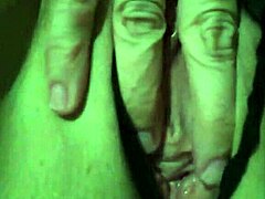 Ma�ana CALIENTE with masturbation on shaved pussy!