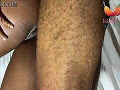 क्या तुम इस परिपक्व भिगी हुई चूत की लत को संभाल सकते हो?