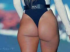 Big ass model shows off in bikini 😍