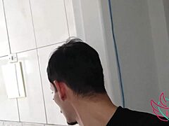 दोस्त से मिलने गया और उसे बीवी के साथ रंगे हाथ पकड़ा