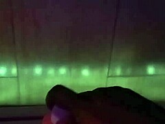 esposa brincando com o novo brinquedo dela 😏