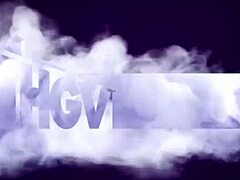 हॉट कपल जूलिया और एलेक्स वर्थ लिंगरी में सेक्सी हॉलिडे ट्रीट्स का मजा लेते हैं