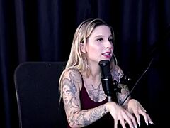 उसे कई जगहों से जाने को कहा गया और उसका ओपन रिलेशनशिप था 😅।