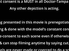 Minnie Rose ग्लव्स में झुककर POV चूत चुदाई के दौरान कराहती है, नेचुरल बूब्स हिलते हैं जब तक क्रिमपाई नहीं फटता